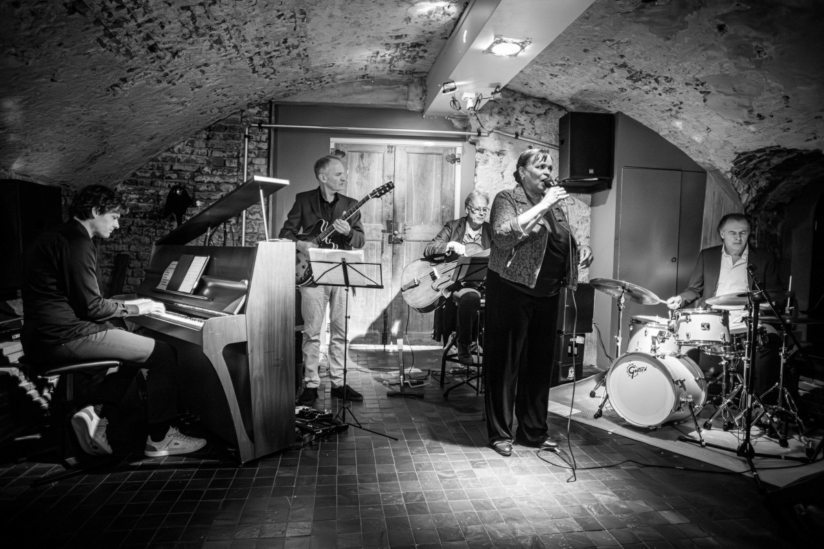 2025-10-09 - Ella-Borations met Deborah Carter 4tet